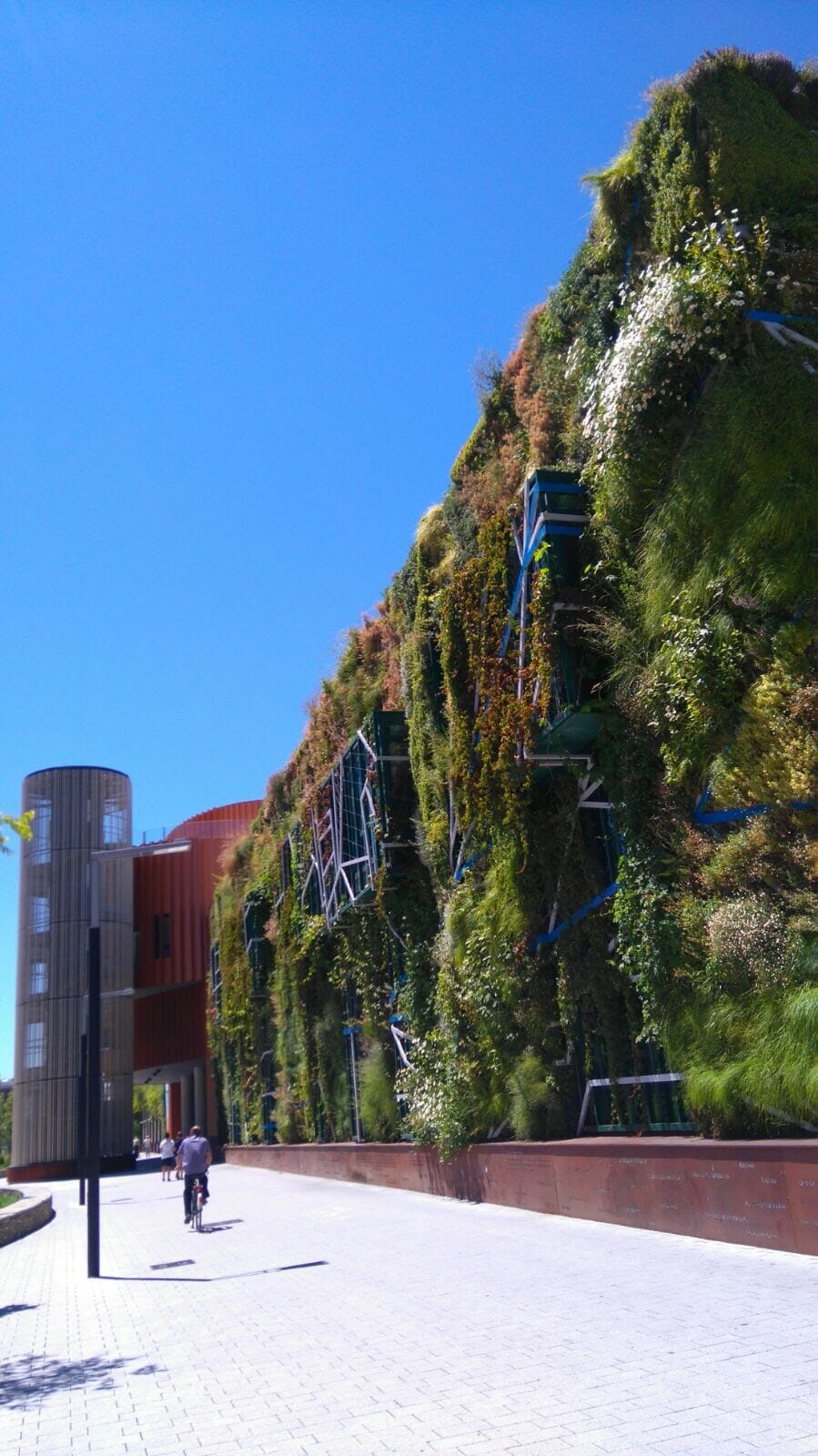 Palacio-Congresos-Vitoria-65.jpg?w=575&h=1024&scale